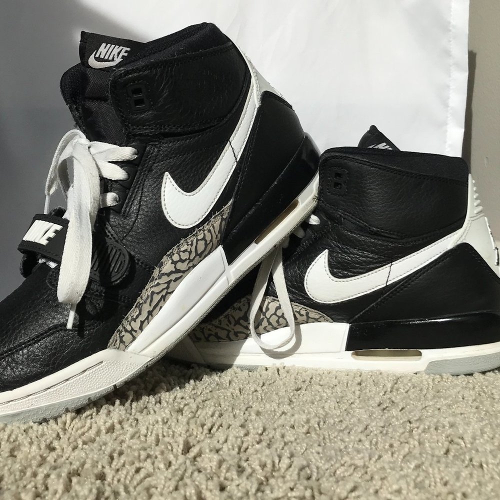Nike Air Jordan Legacy Size 7y